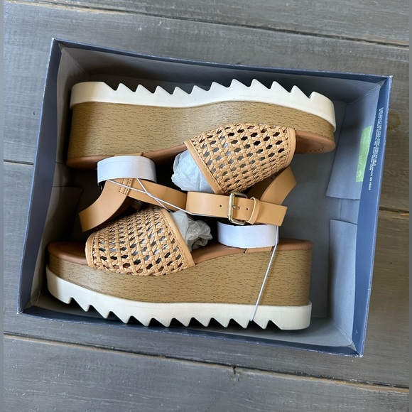 NIB Universal Thread Alba Platform Wedge Heels Lug Sole Rattan Boho Woven Tan - Picture 2 of 3